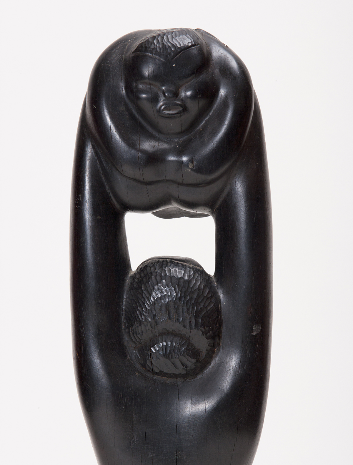 1619 ebony mother and child sculpture 0001